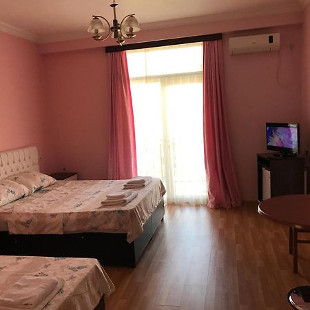Hotel Eurasia バトゥーミ 部屋 写真