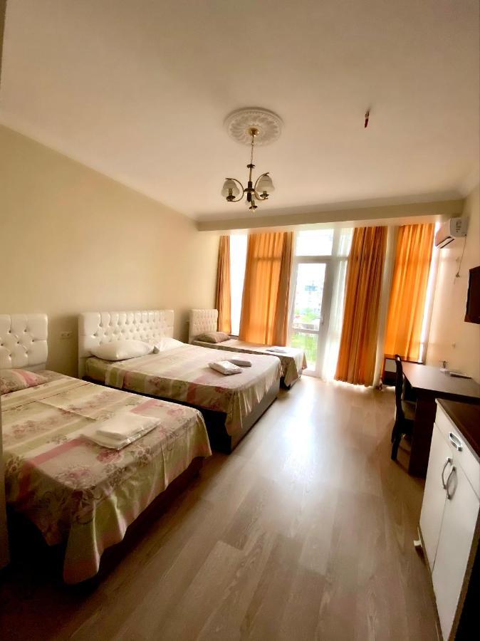 Hotel Eurasia バトゥーミ エクステリア 写真