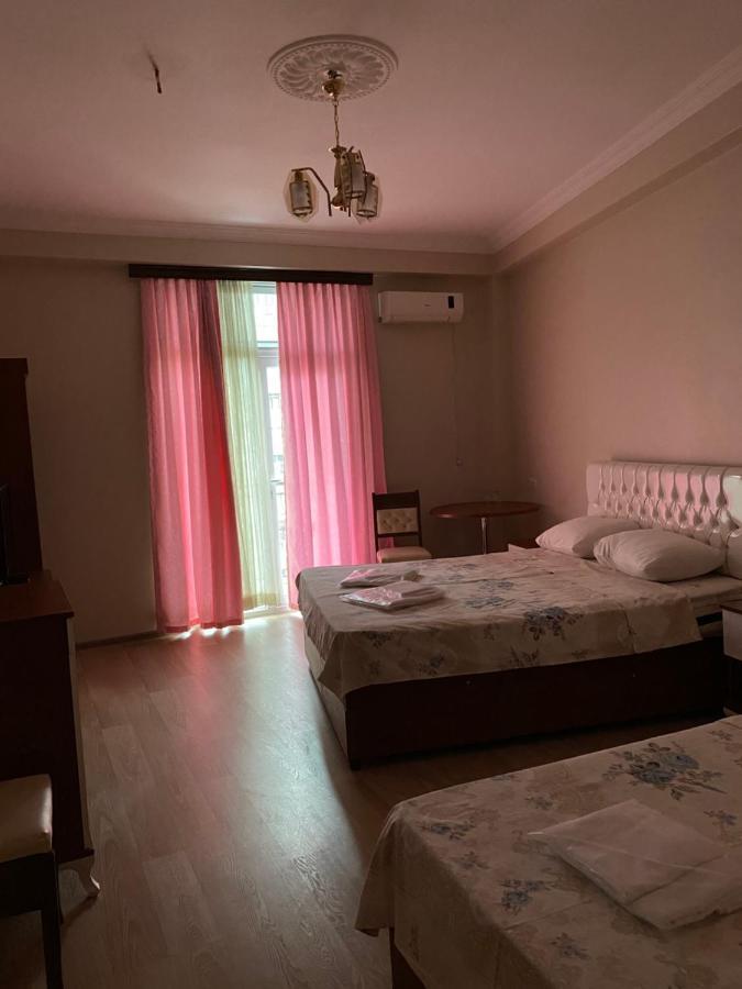 Hotel Eurasia バトゥーミ エクステリア 写真