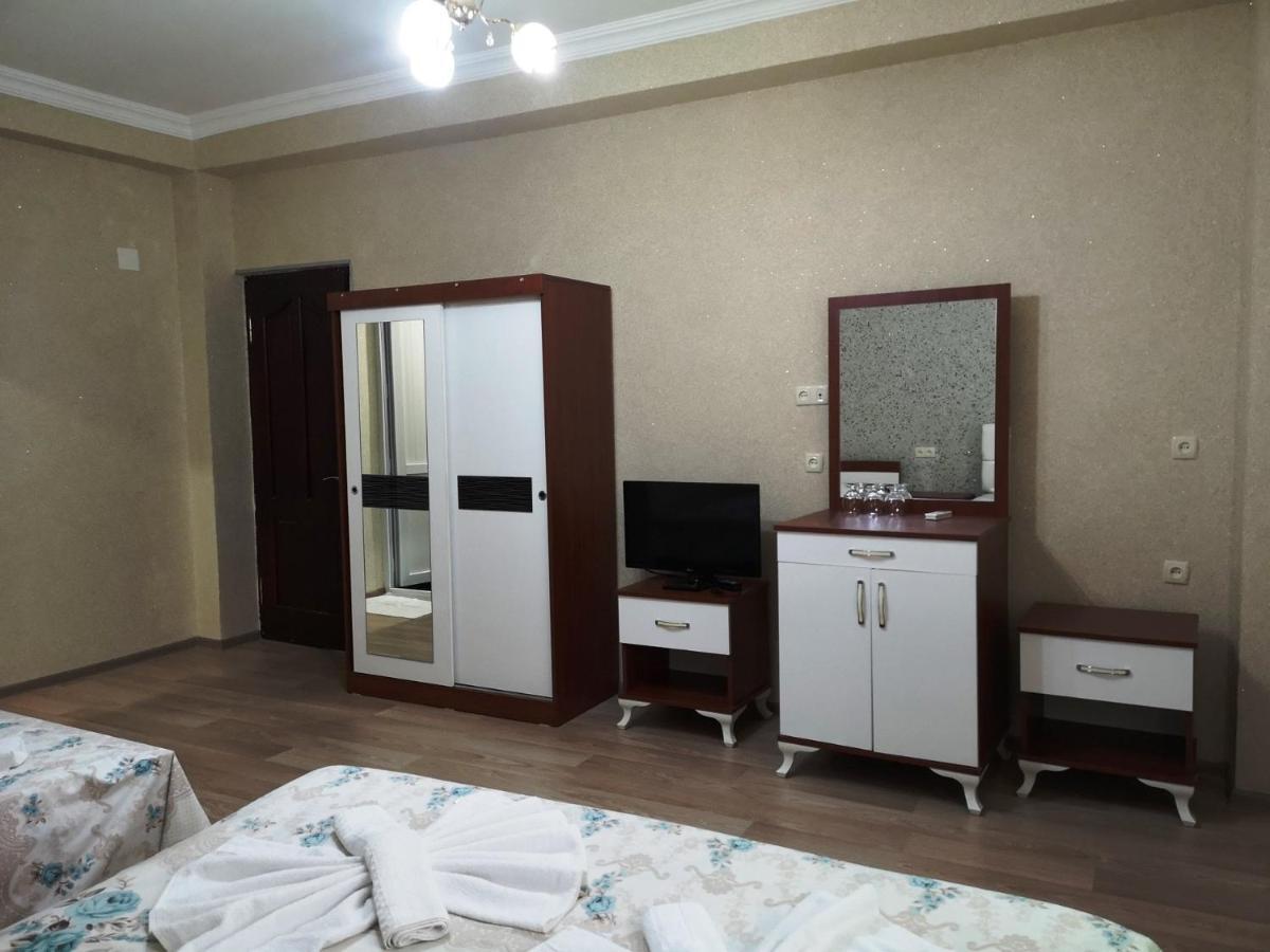 Hotel Eurasia バトゥーミ エクステリア 写真