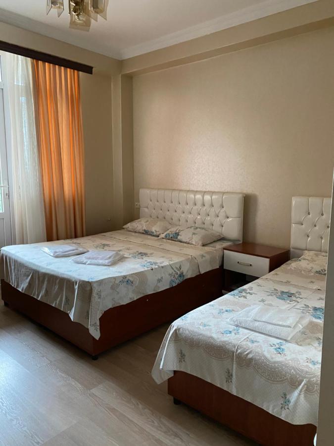 Hotel Eurasia バトゥーミ エクステリア 写真