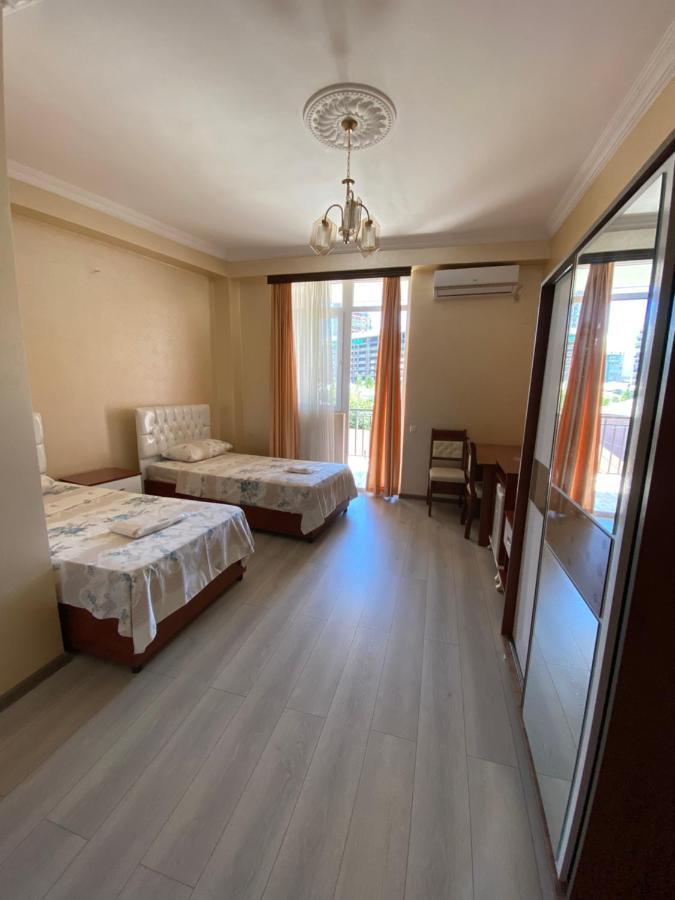 Hotel Eurasia バトゥーミ エクステリア 写真