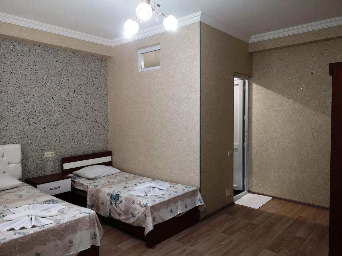 Hotel Eurasia バトゥーミ エクステリア 写真