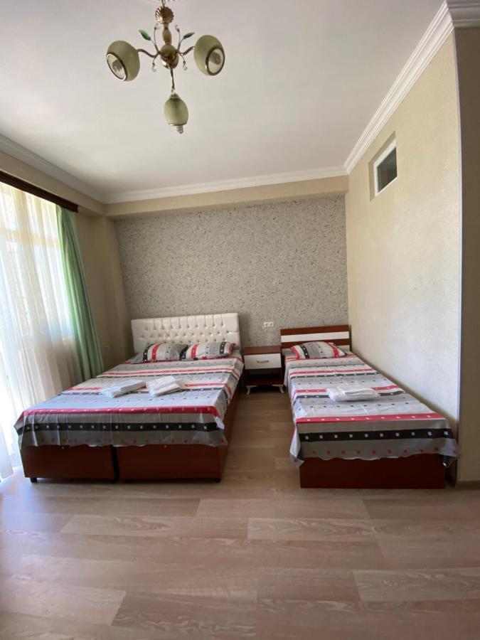 Hotel Eurasia バトゥーミ エクステリア 写真