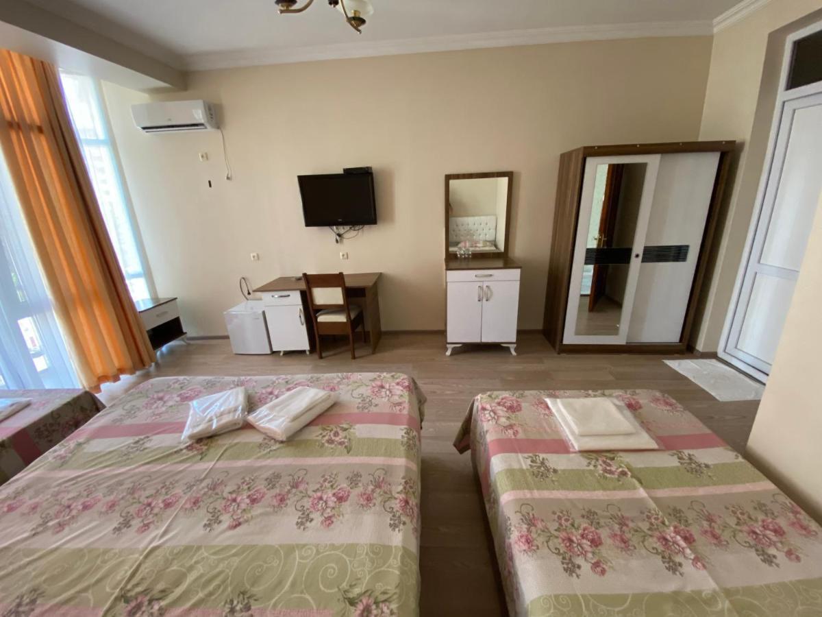 Hotel Eurasia バトゥーミ エクステリア 写真