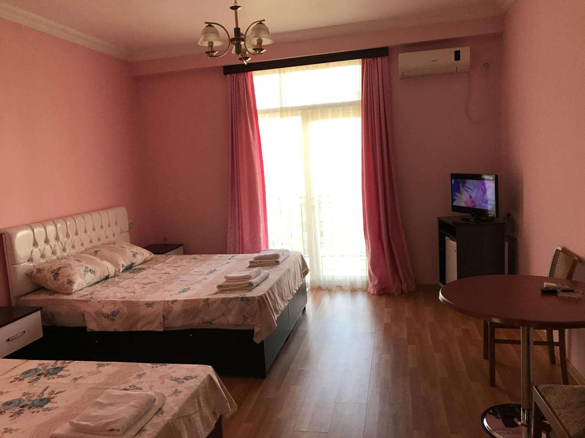 Hotel Eurasia バトゥーミ 部屋 写真